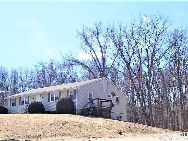 8 White Oak Rd #D — Photo 4