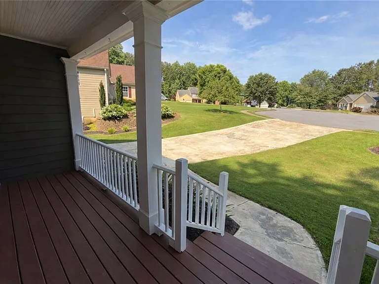 5706 Amberside Ln — Photo 9