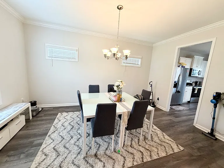 323 Alameda Ln — Photo 4