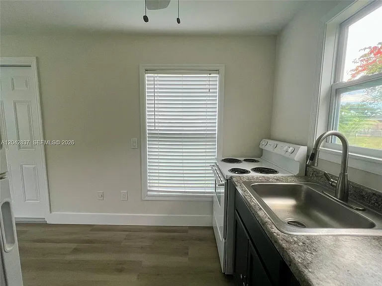 161 NW 6th St #2 — Photo 6