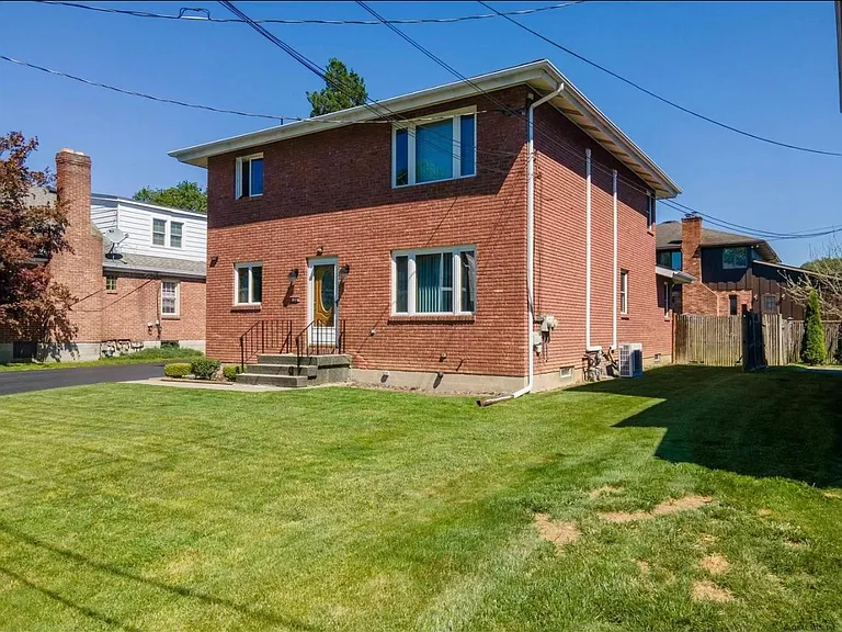 22 Fountain Ave #2 — Photo 1