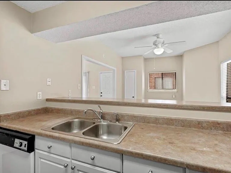 10164 Oakberry St — Photo 6