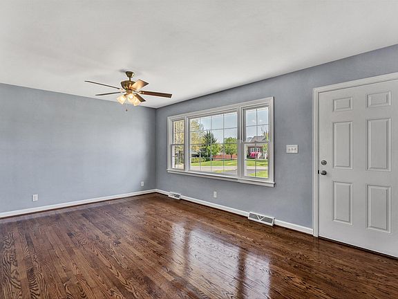 3rd image of 1181 Starmount Ave
