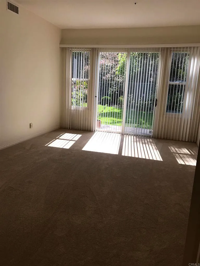 4 bed, 2.5 bath, 2302 sqft, $6,900 — Photo 3