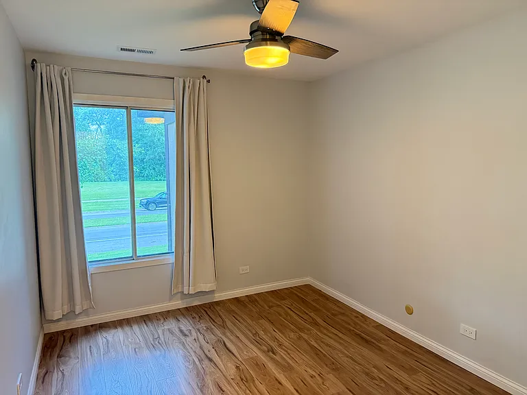 1756 Plymouth Ct #B — Photo 14