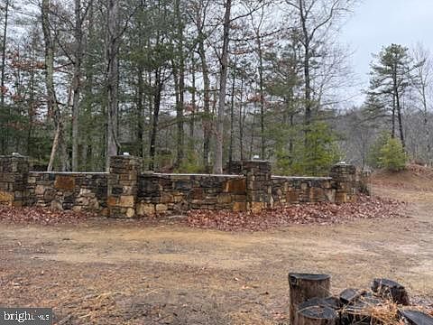 3rd image of 183 Wilson Rd