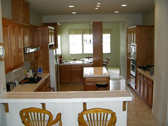 2nd image of 2335 Lansdowne Pl