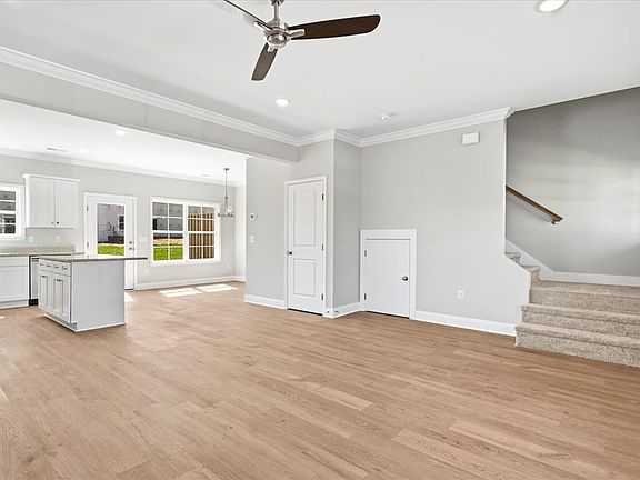 4th image of 140 Andros Dr