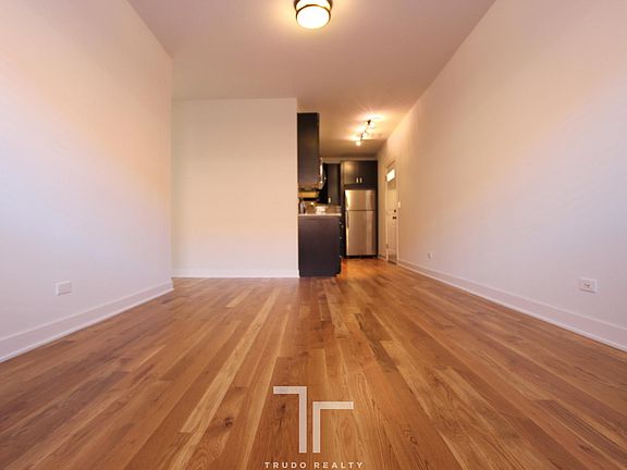 5th image of 2201 W Eastwood Ave #5