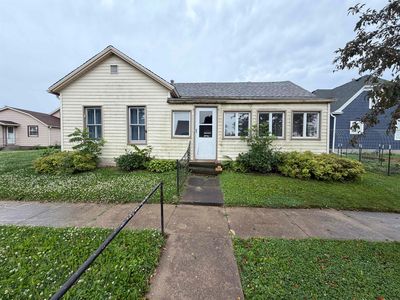 202 E Henry St, Calmar, IA, 52132