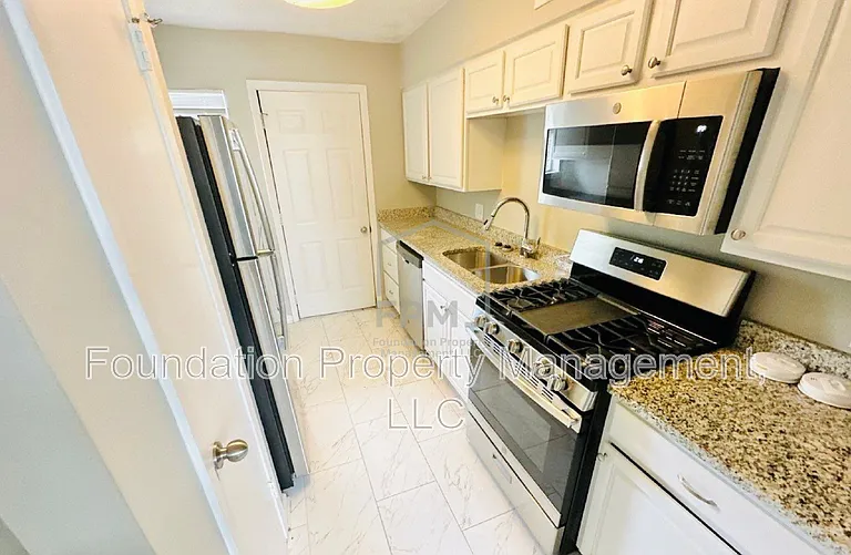 267 Greenlaw Ave #6 — Photo 3