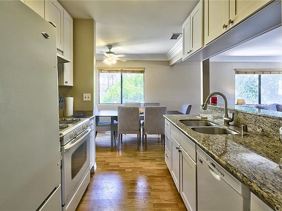 5th image of 5008 Lathrop St