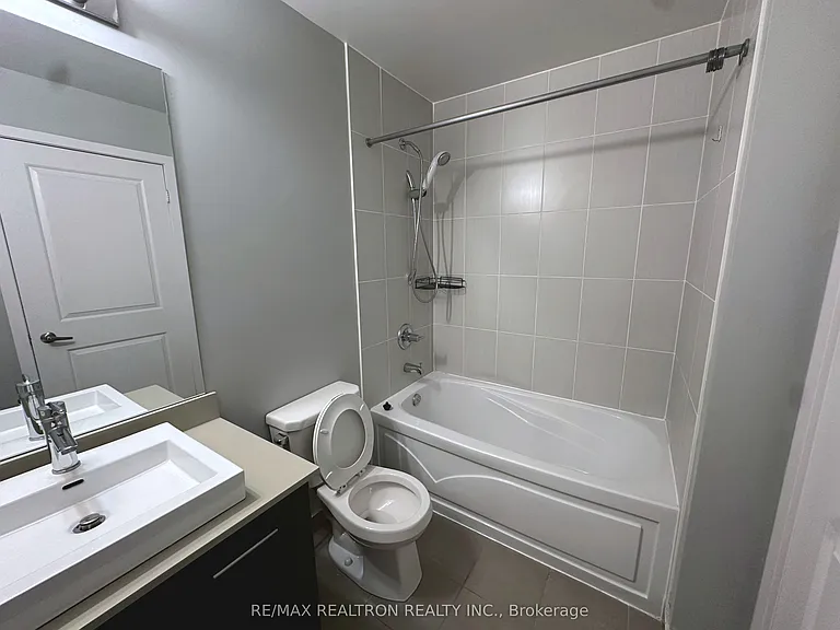26 Norton Ave #1405 — Photo 6