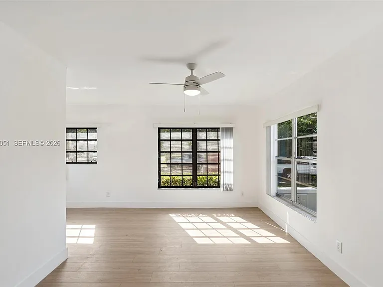 221 Antiquera Ave #8 — Photo 3