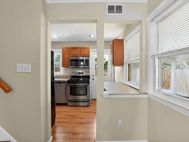 6410 Cavalier Dr — Photo 7