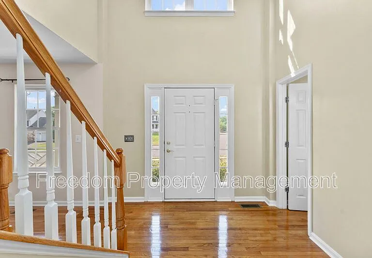 9140 Worthington Dr — Photo 8