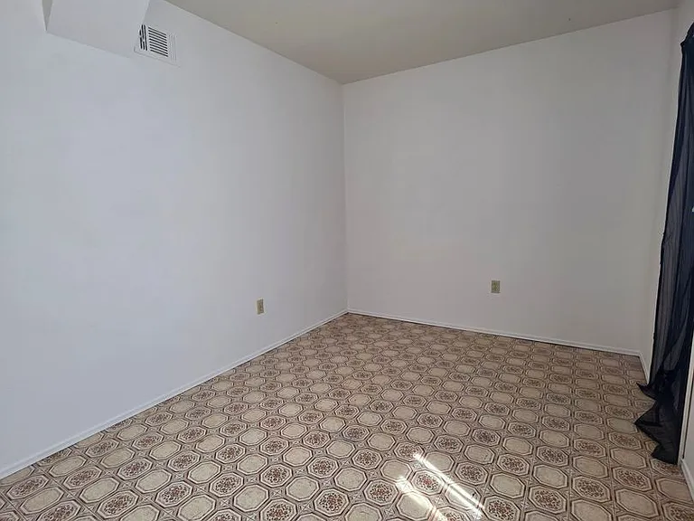6437 Elmhurst Dr — Photo 13