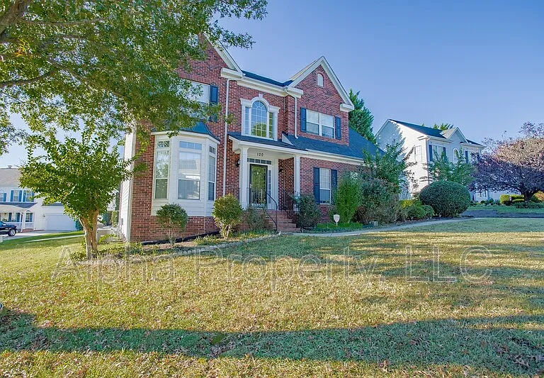 120 Windsong Dr — Photo 2