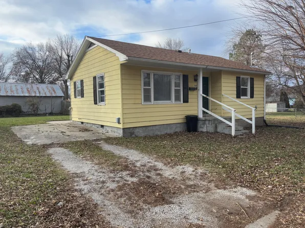 560 W Rea St, Marshall, MO 65340