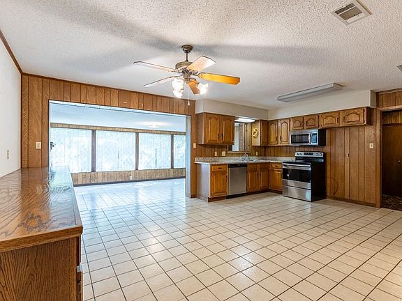 5th image of 1565 Wildwood Ln