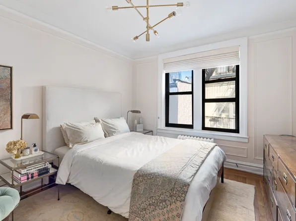 319 West 18th Street image 8 of 16