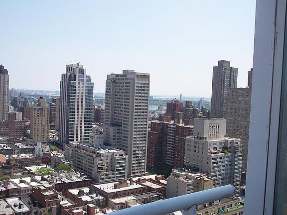 5th image of 404 E 79th St APT 30C
