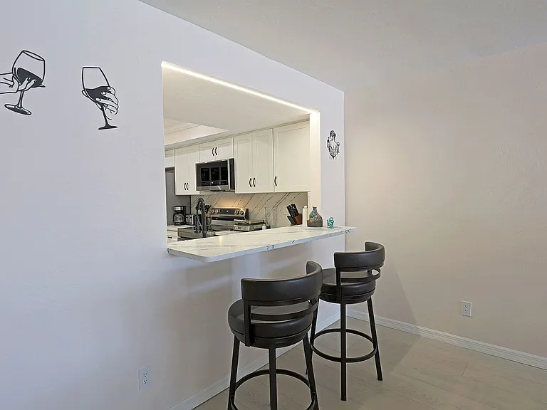 11921 Seabreeze Cove Ln — Photo 8