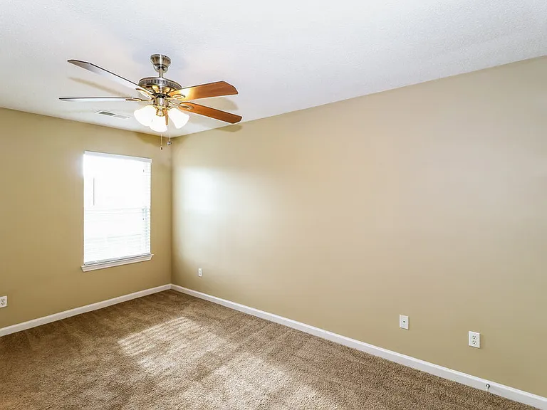 4551 Blue River Dr — Photo 13