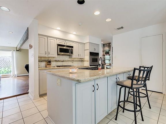 5th image of 11815 Poplar Creek Dr
