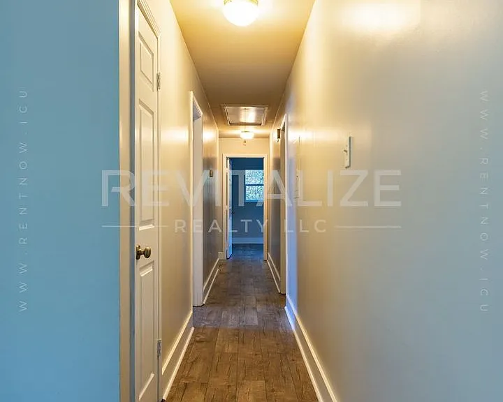 1746 Cody Rd N — Photo 24