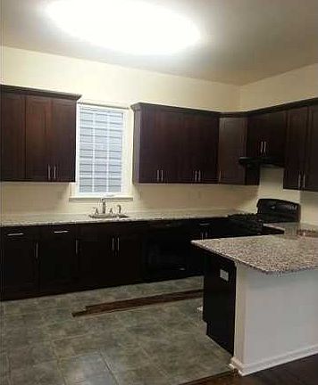 4th image of 39 Goldcrest Dr
