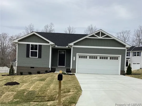 352 Highgate Dr, Hartfield, VA 23071