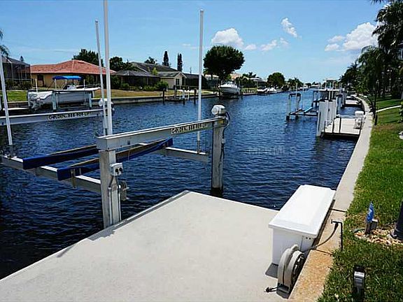 4th image of 829 Bimini Ln