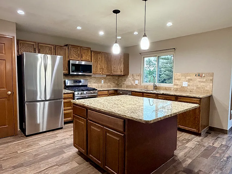 10657 W Roxbury Ave — Photo 3