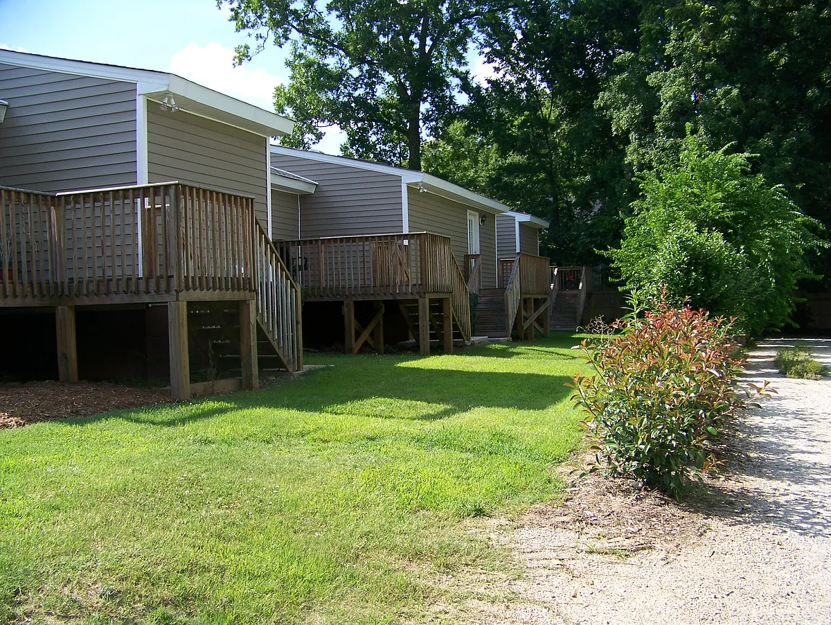 Building Photo - 104 Seawell Ave