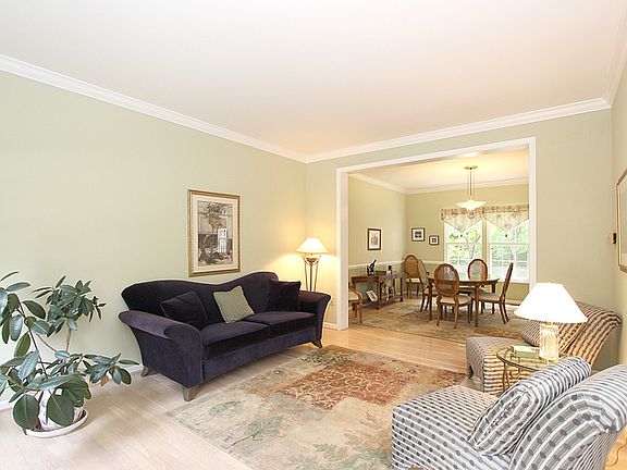 4th image of 3006 Viburnum Pl