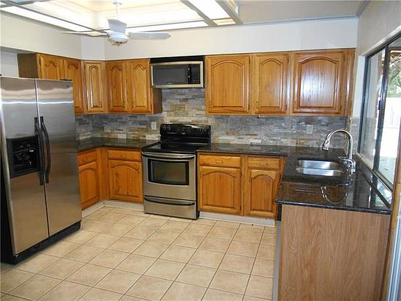 4th image of 3417 Sugarberry Ln