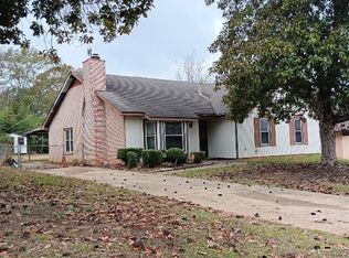 713 Amity Ln, Montgomery, AL 36117