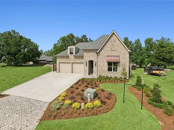 531 Oak Glen Dr, Gretna, LA 70056