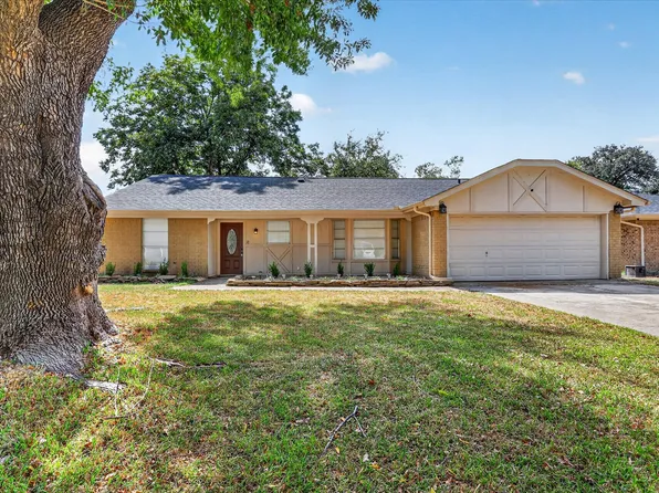 1016 Westminster Ln, Mansfield, TX 76063