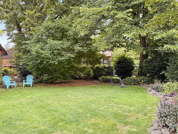 3rd image of 4406 SW Lobelia St