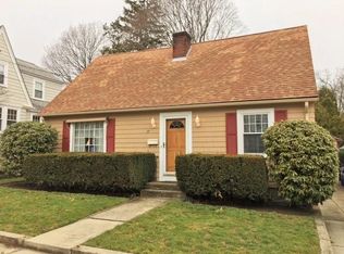 19 Mayfair Rd, Warwick, RI 02888