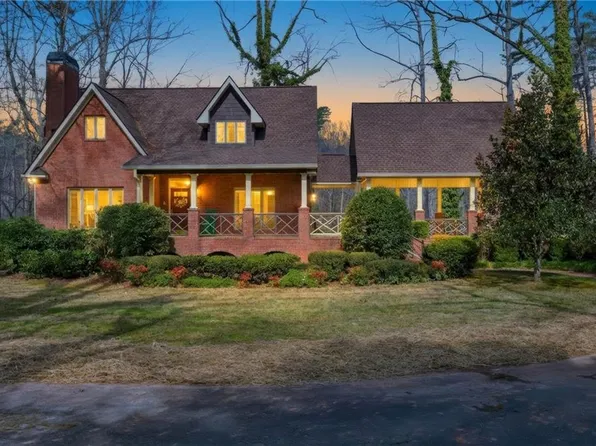 151 Ivy St, Demorest, GA 30535