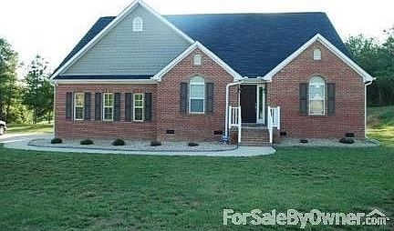 Front of the House
						:
						Photo taken from the street