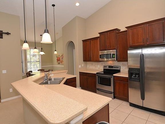 4th image of 395 Baymoor Way