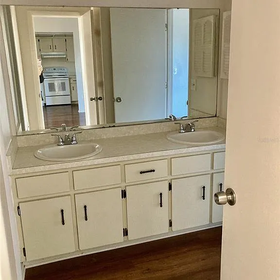5008 Manatee Ave W #1 — Photo 8