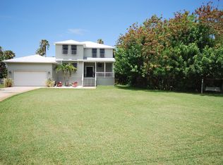 8980 Commodore Dr, Seminole, FL 33776