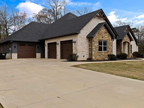 4th image of 410 Ithaca Dr