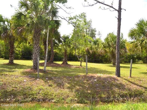 2420 Quarterman Ln, Malabar, FL 32950