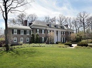 620 Lake Rd, Lake Forest, IL 60045